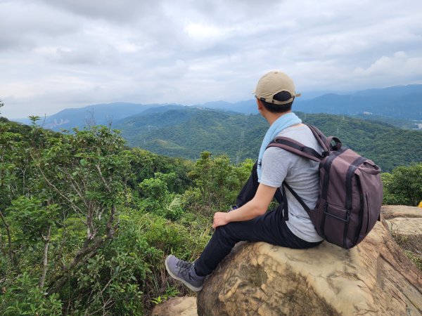 小百岳No.13⛰南港山縱走－四獸山、拇指山、南港山、九五峰封面
