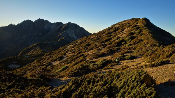 台灣之巔絕美的山景雲海與夕照山行之玉山十三峰連走(五日)2083816